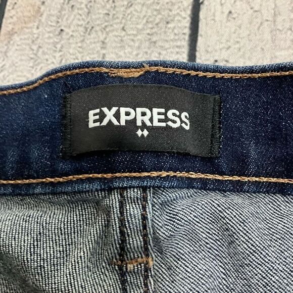 EXPRESS Shortie High Rise Jean Shorts - Picture 3 of 5